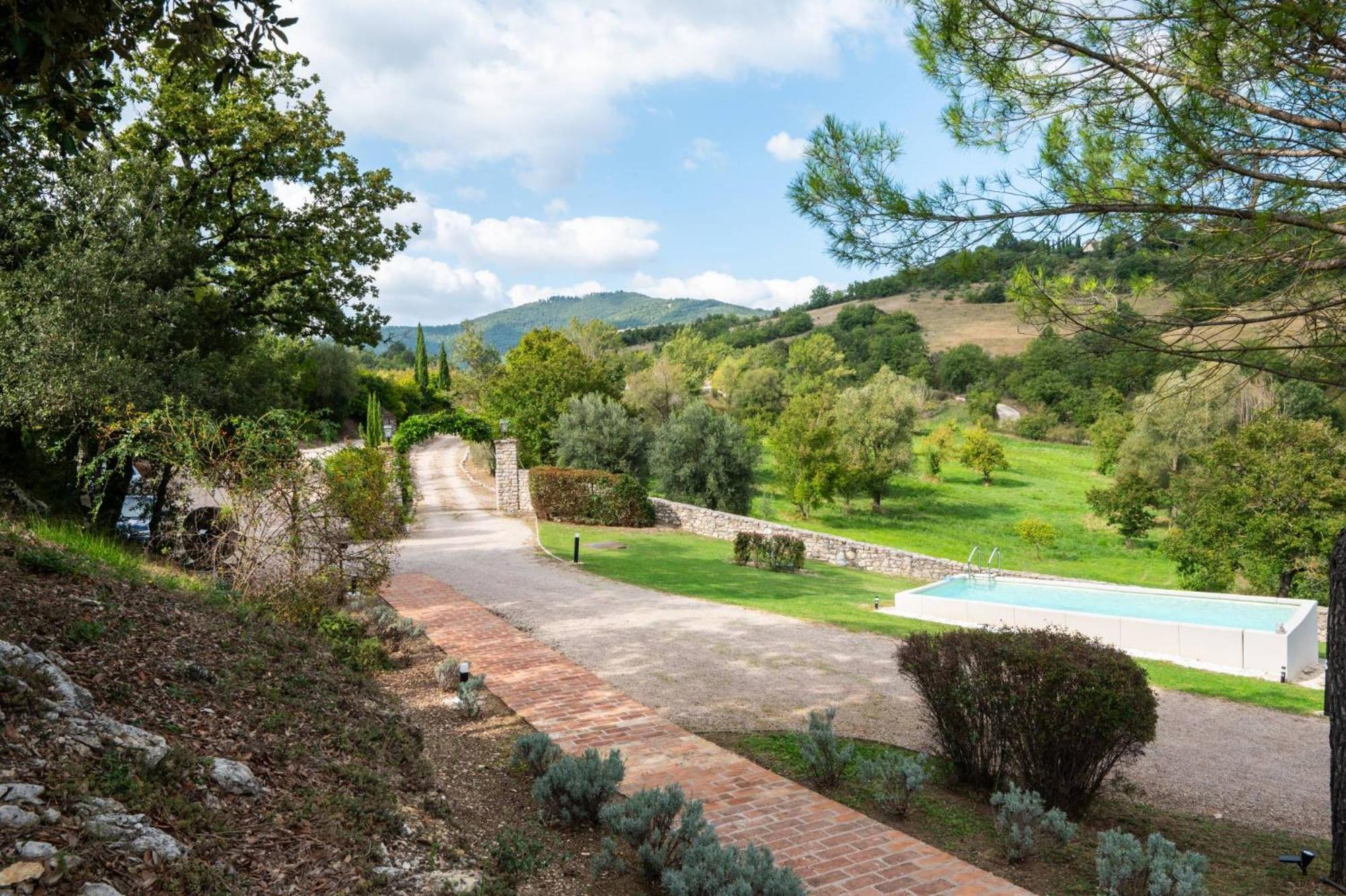 Castello Valenzino Bed & Breakfast Antognola Eksteriør bilde