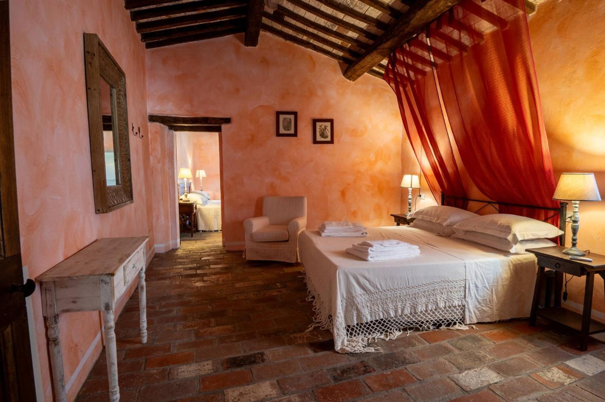 Castello Valenzino Bed & Breakfast Antognola Eksteriør bilde