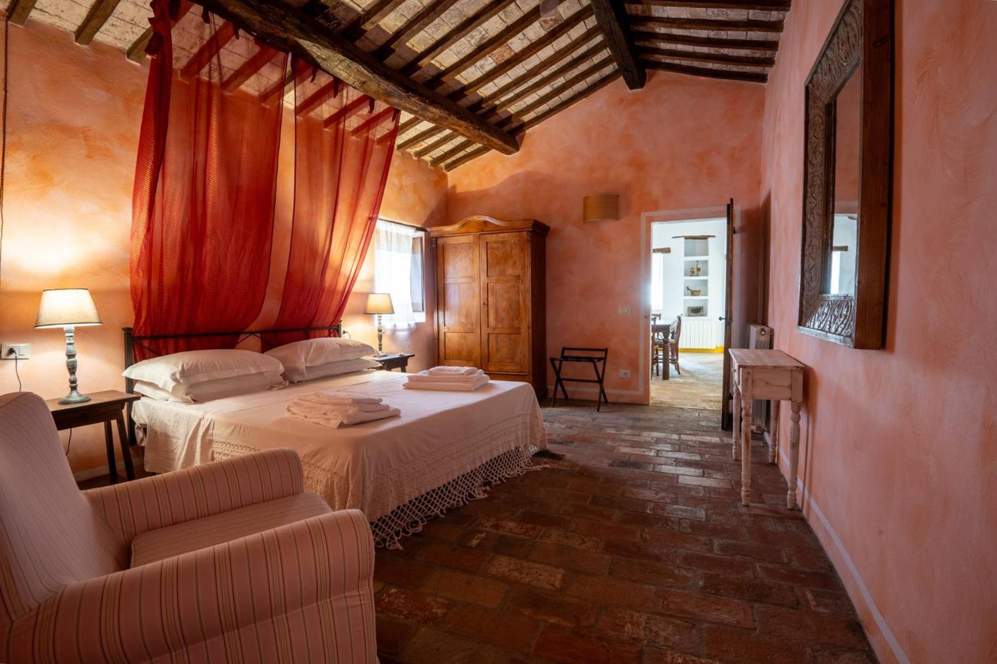 Castello Valenzino Bed & Breakfast Antognola Eksteriør bilde