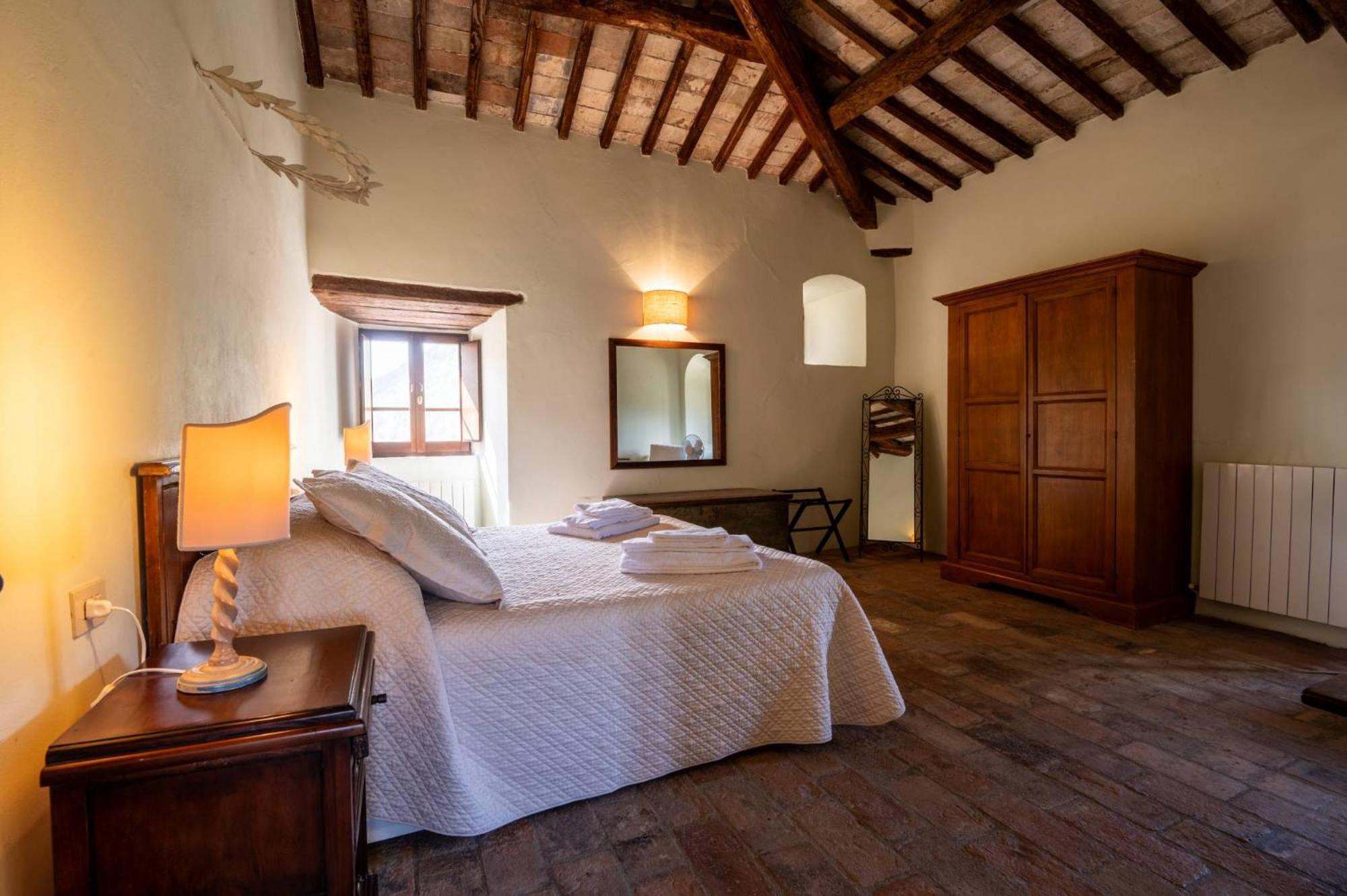 Castello Valenzino Bed & Breakfast Antognola Eksteriør bilde