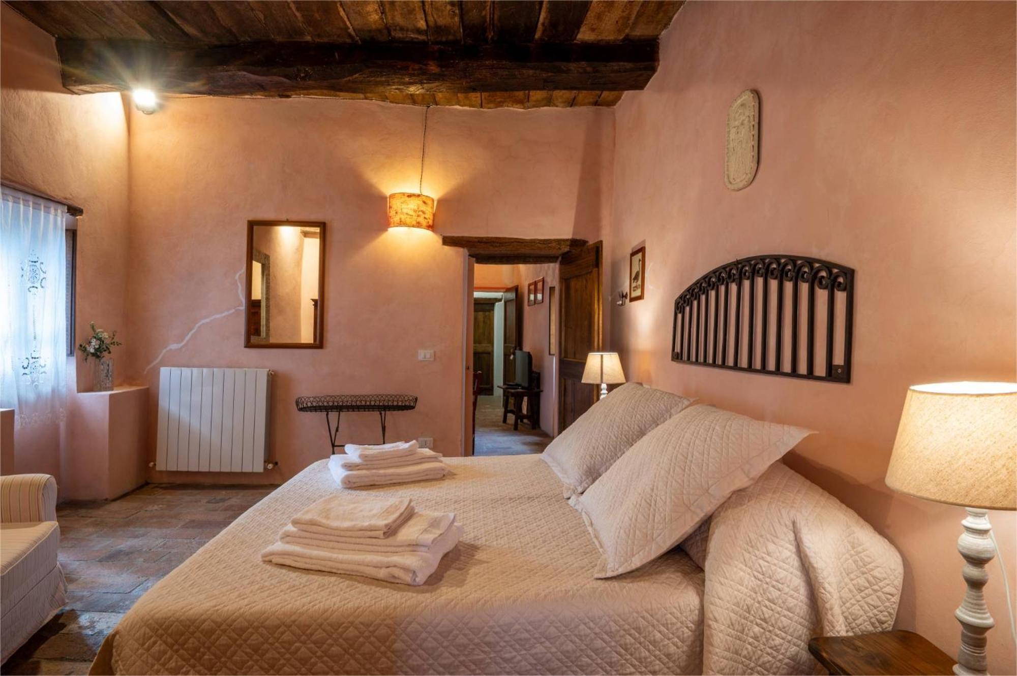Castello Valenzino Bed & Breakfast Antognola Eksteriør bilde
