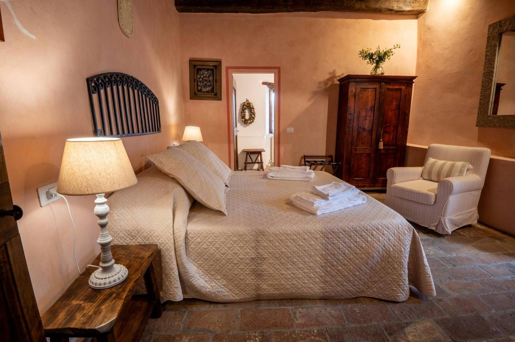 Castello Valenzino Bed & Breakfast Antognola Eksteriør bilde