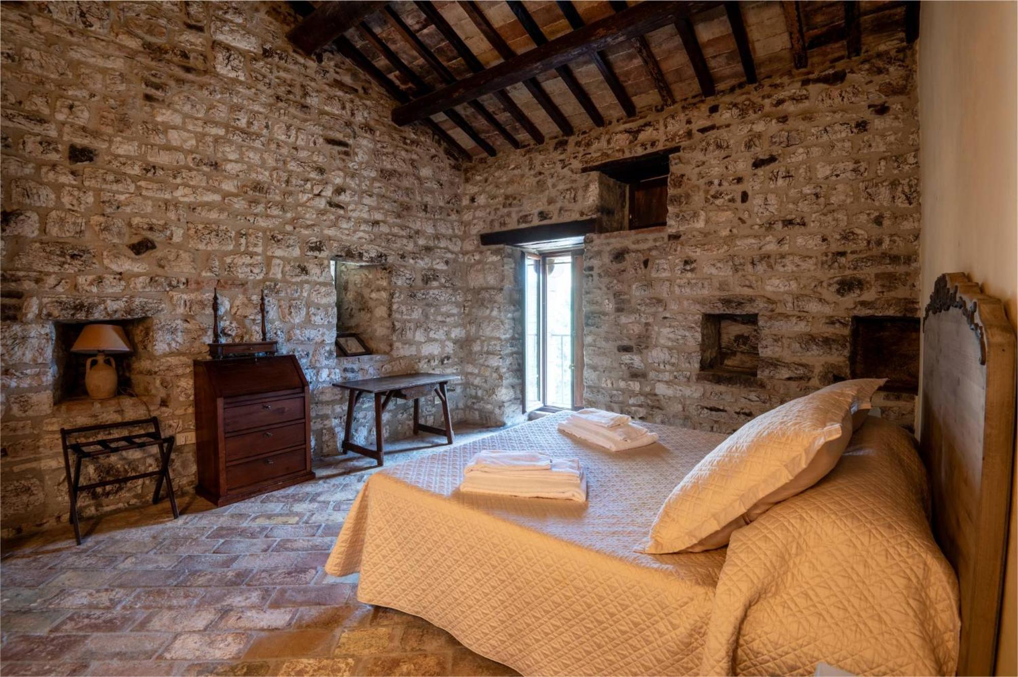 Castello Valenzino Bed & Breakfast Antognola Eksteriør bilde