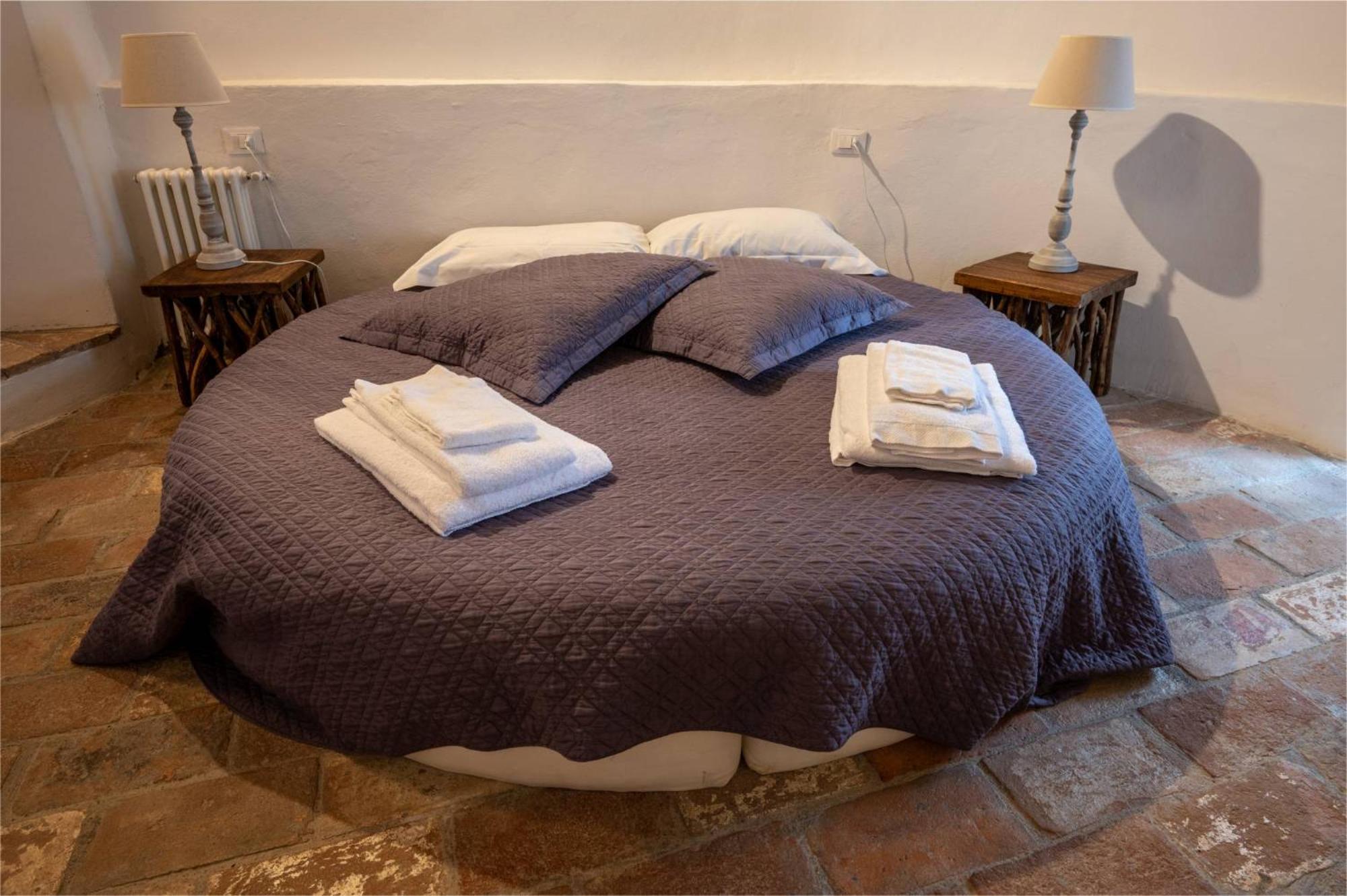 Castello Valenzino Bed & Breakfast Antognola Eksteriør bilde