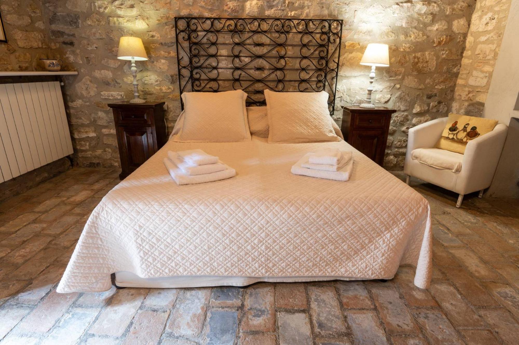 Castello Valenzino Bed & Breakfast Antognola Eksteriør bilde