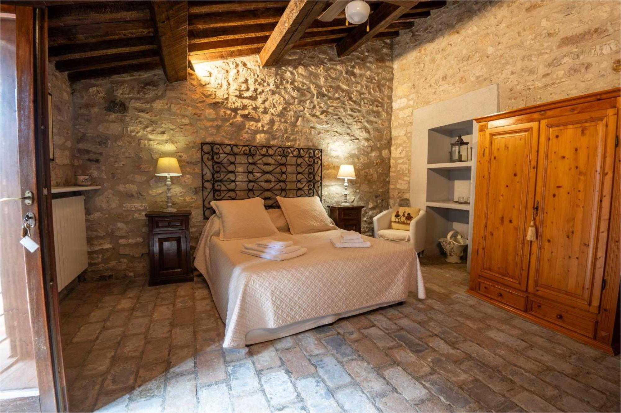 Castello Valenzino Bed & Breakfast Antognola Eksteriør bilde