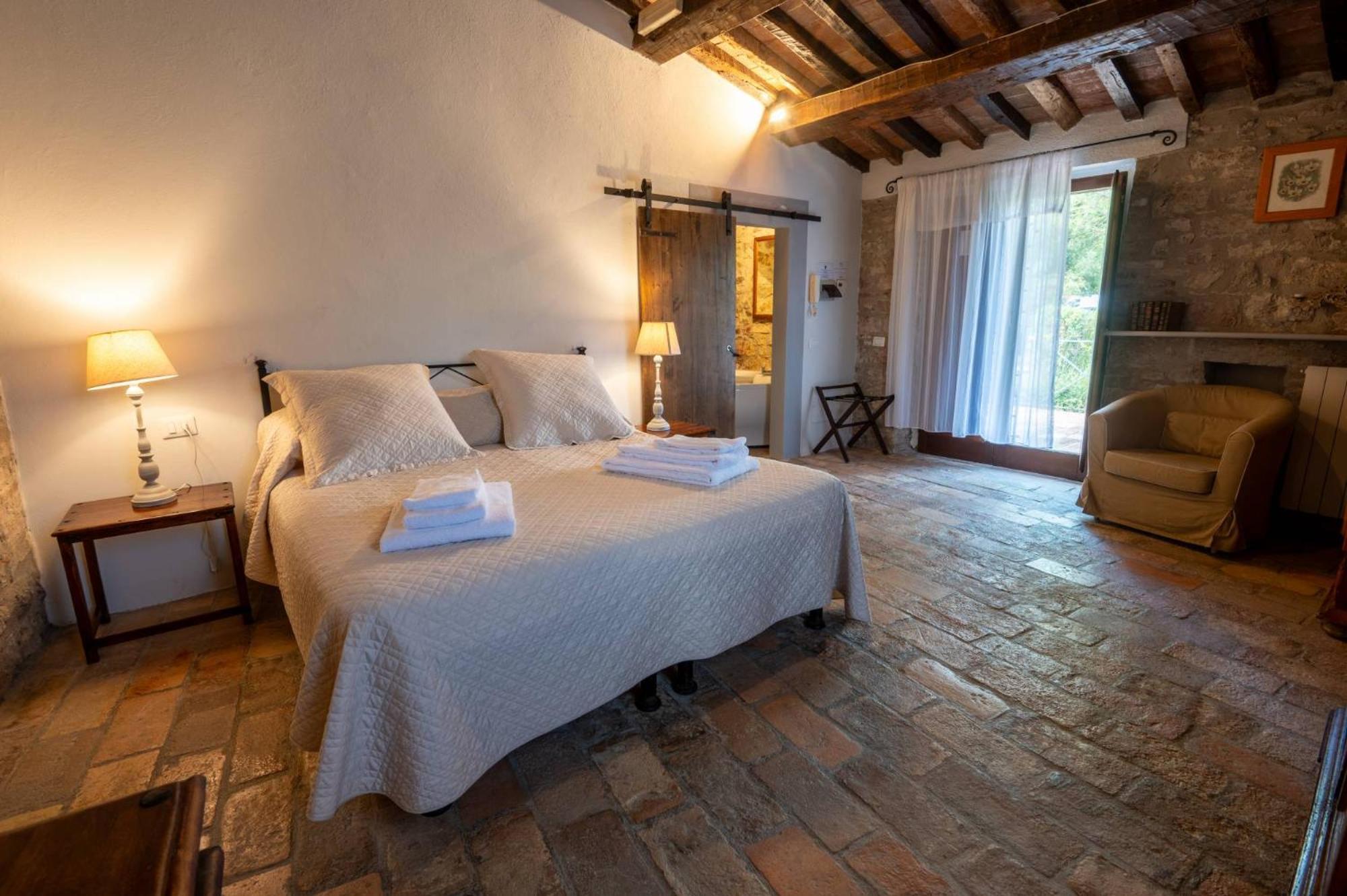Castello Valenzino Bed & Breakfast Antognola Eksteriør bilde