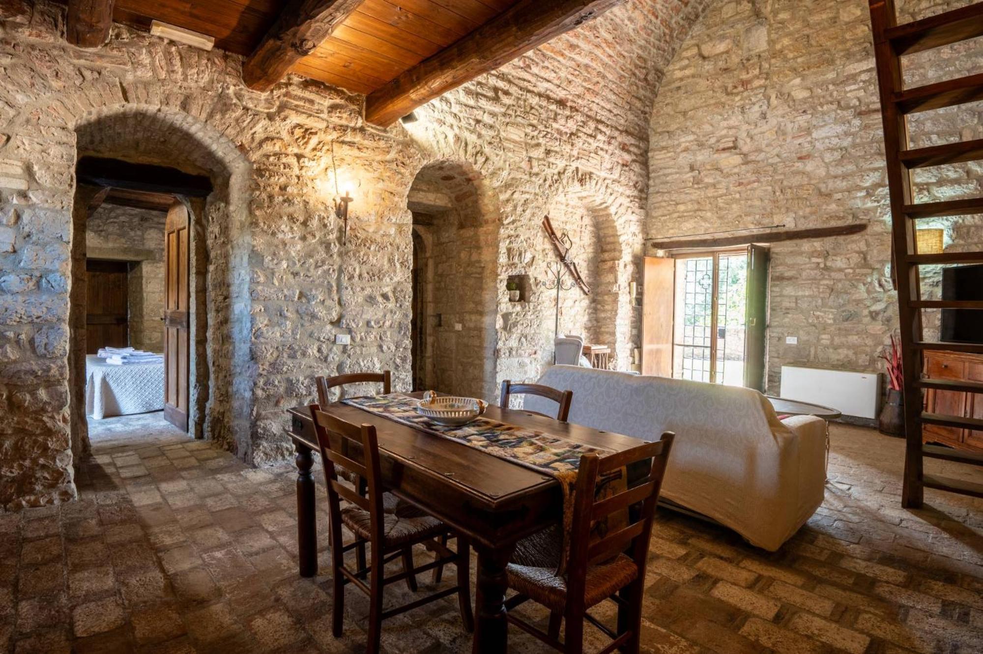 Castello Valenzino Bed & Breakfast Antognola Eksteriør bilde
