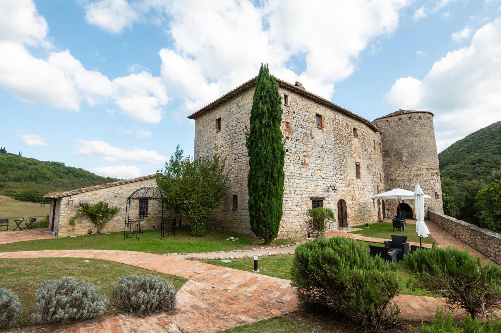Castello Valenzino Bed & Breakfast Antognola Eksteriør bilde